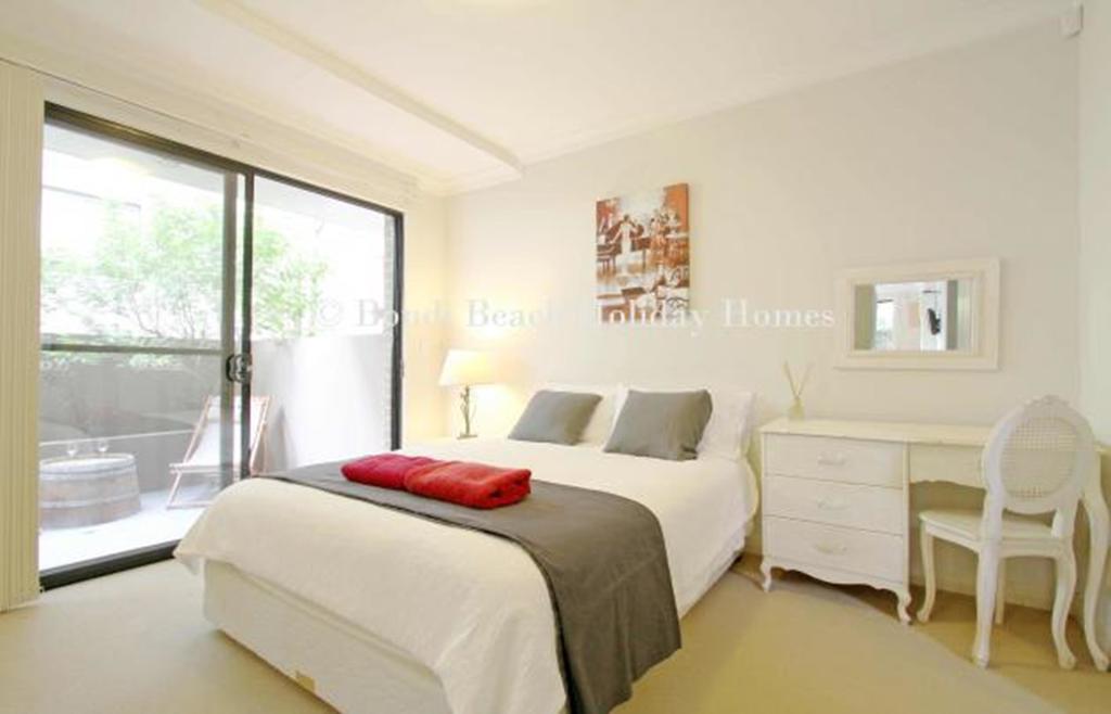 Bondi Beach Garden Apartment - A Bondi Beach Holiday Home